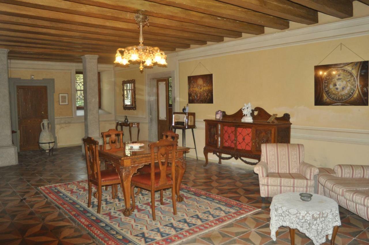 Villa Adelaide Gonàrs Extérieur photo